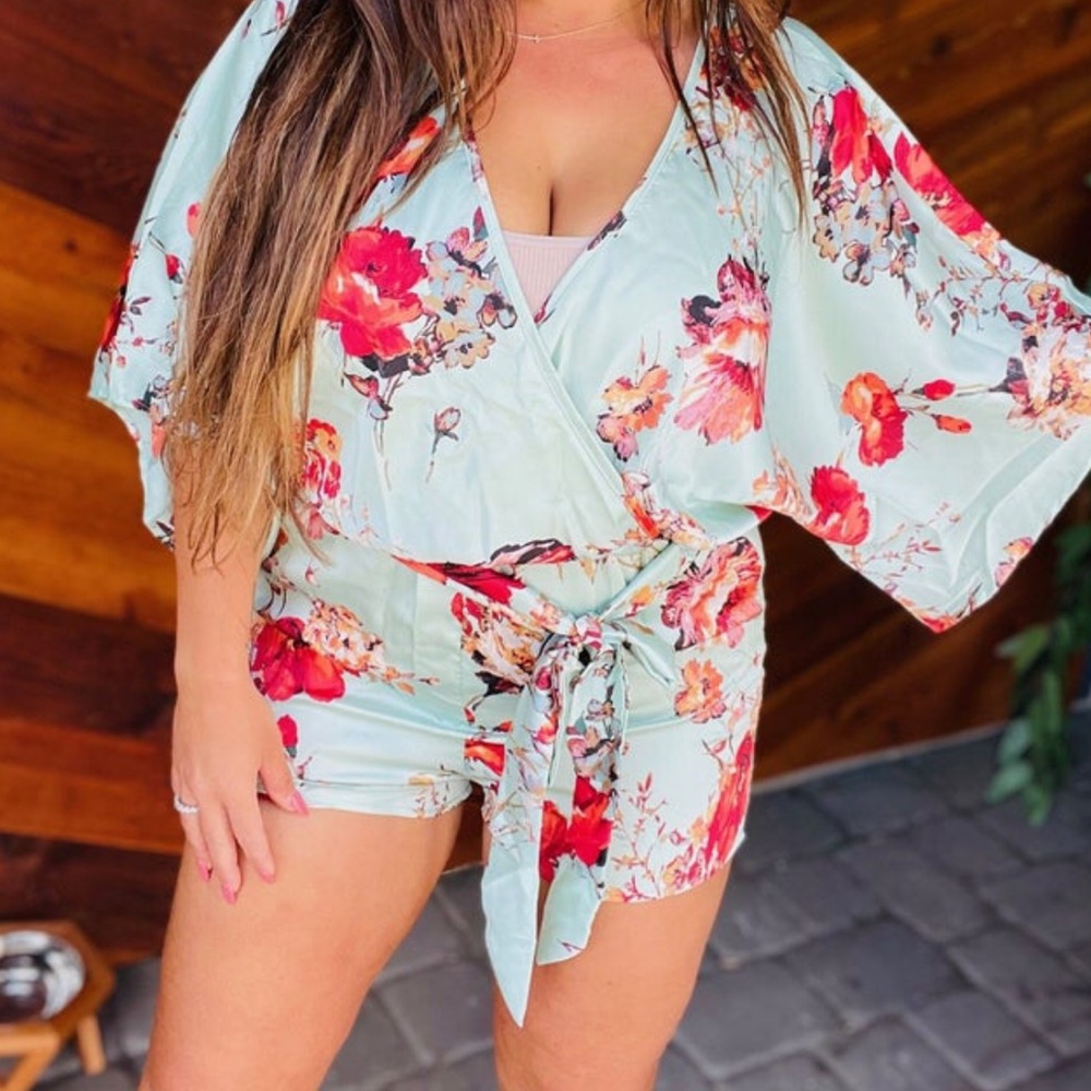 This is a sexy low cut romper! Must have